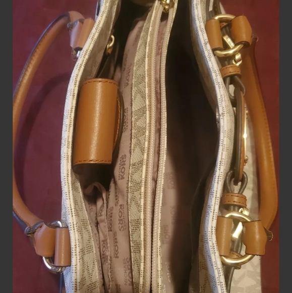 Purse - Picture 6 of 6